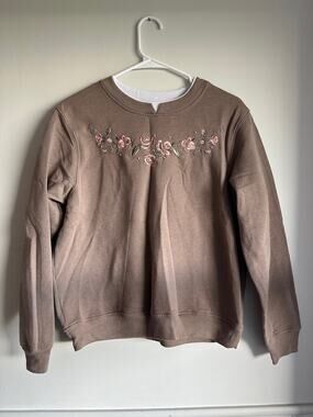 Feathers Petites Brown Embroidered Floral Sweatshirt PL Vintage Pearl Pullover